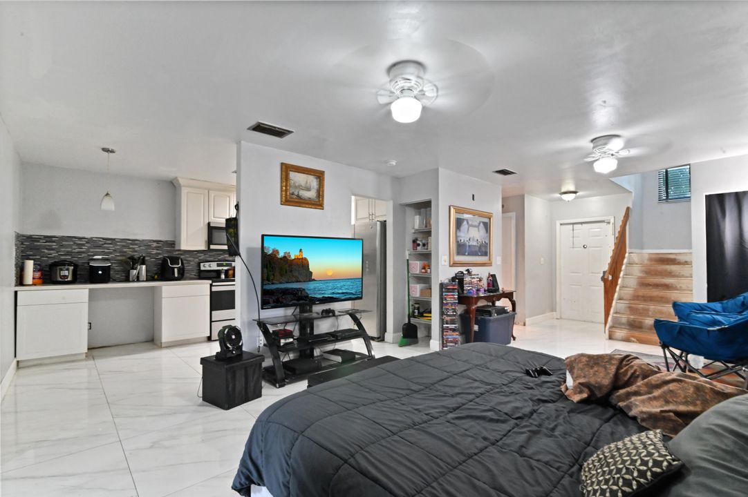 Active With Contract: $385,000 (3 beds, 2 baths, 1223 Square Feet)