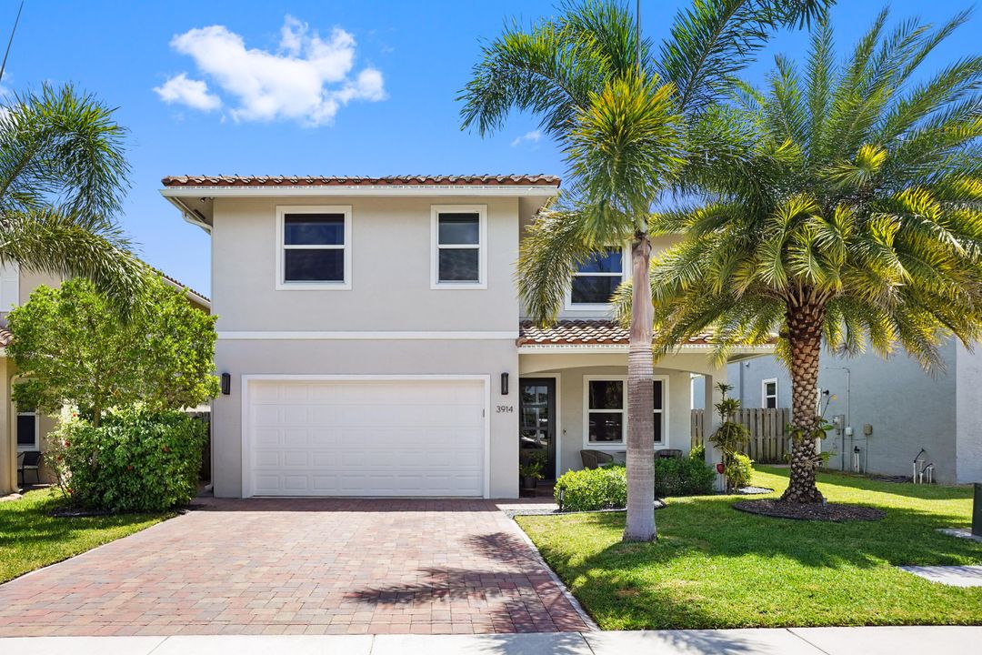 Recently Sold: $685,000 (5 beds, 3 baths, 2254 Square Feet)