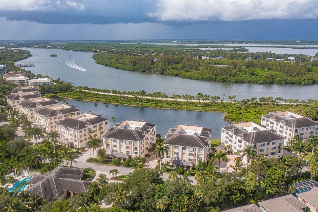 For Sale: $1,390,000 (3 beds, 3 baths, 2760 Square Feet)