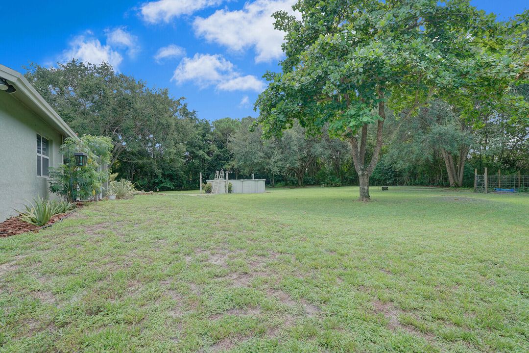 Active With Contract: $592,500 (3 beds, 2 baths, 1689 Square Feet)