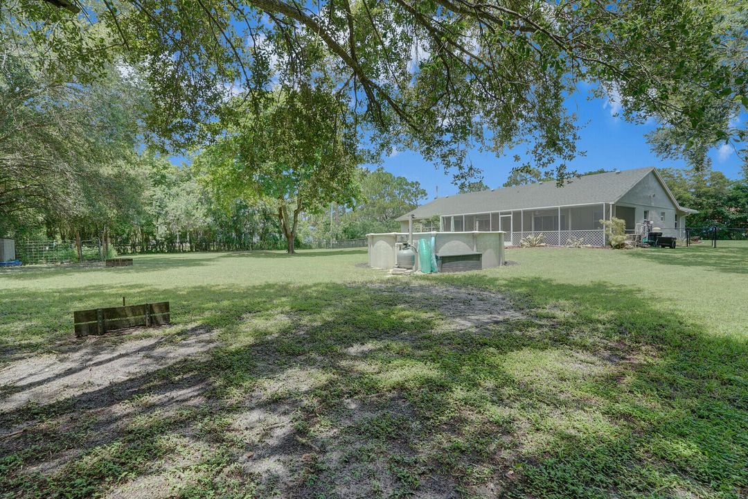 Active With Contract: $592,500 (3 beds, 2 baths, 1689 Square Feet)