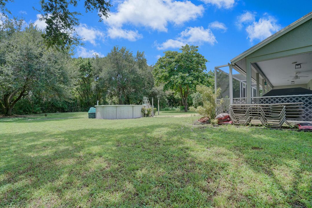 Active With Contract: $592,500 (3 beds, 2 baths, 1689 Square Feet)