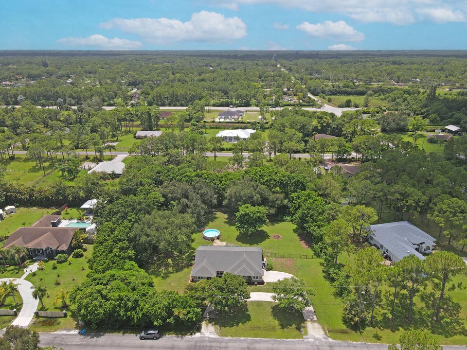 Active With Contract: $592,500 (3 beds, 2 baths, 1689 Square Feet)