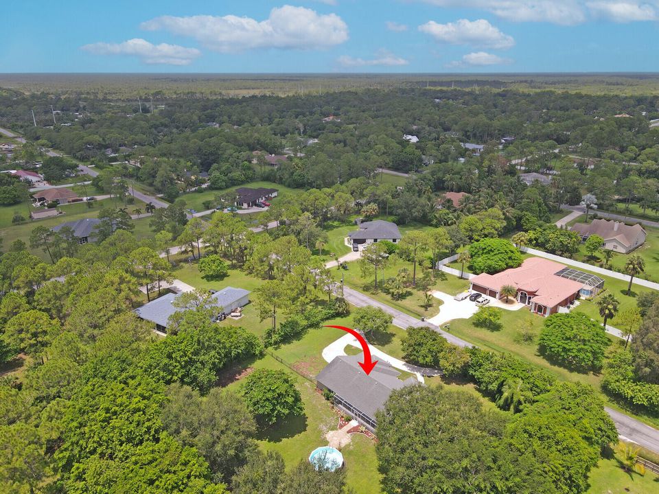 Active With Contract: $592,500 (3 beds, 2 baths, 1689 Square Feet)