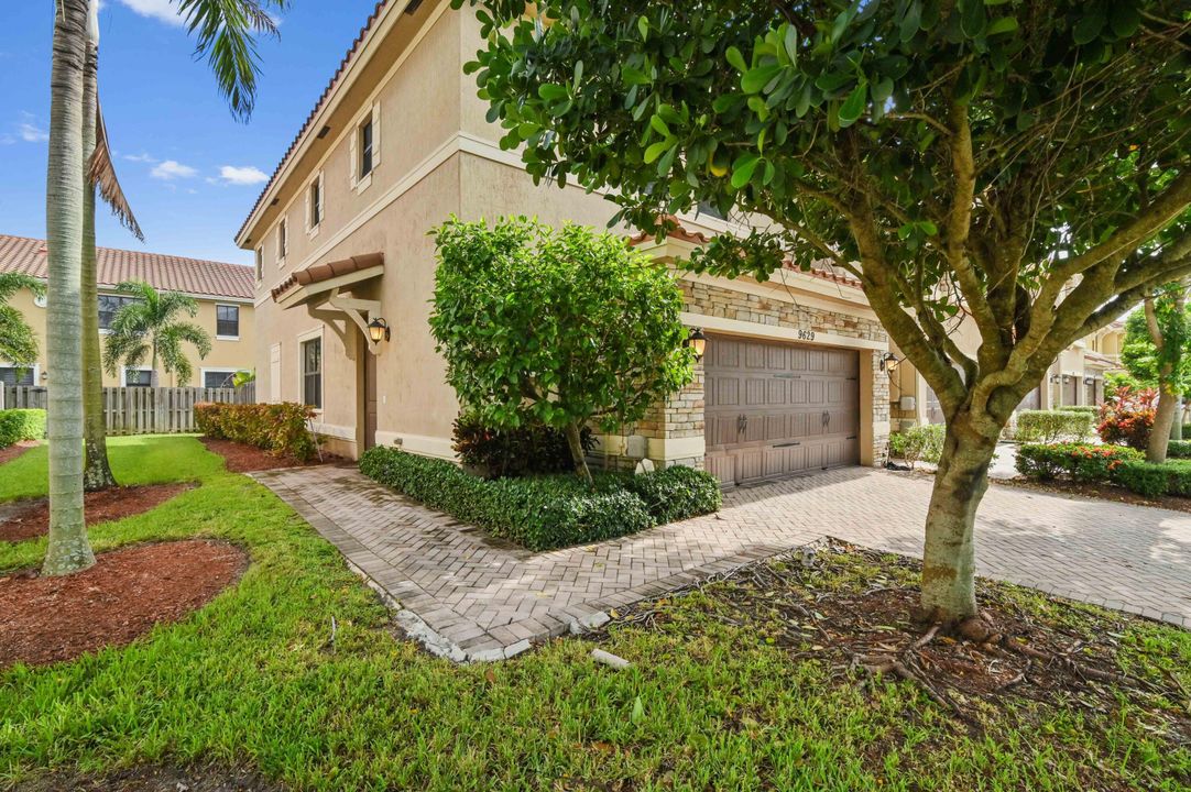 For Sale: $619,000 (3 beds, 2 baths, 1980 Square Feet)