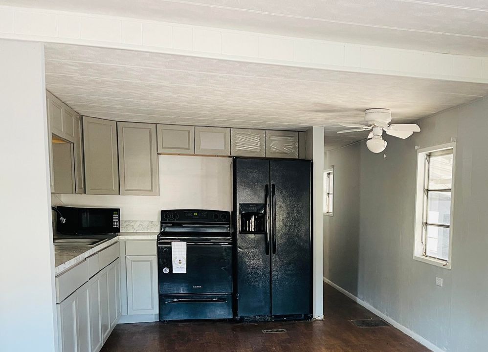 For Rent: $1,700 (2 beds, 1 baths, 624 Square Feet)