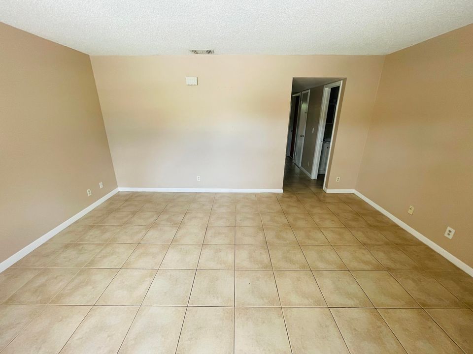 Active With Contract: $2,200 (3 beds, 2 baths, 1300 Square Feet)