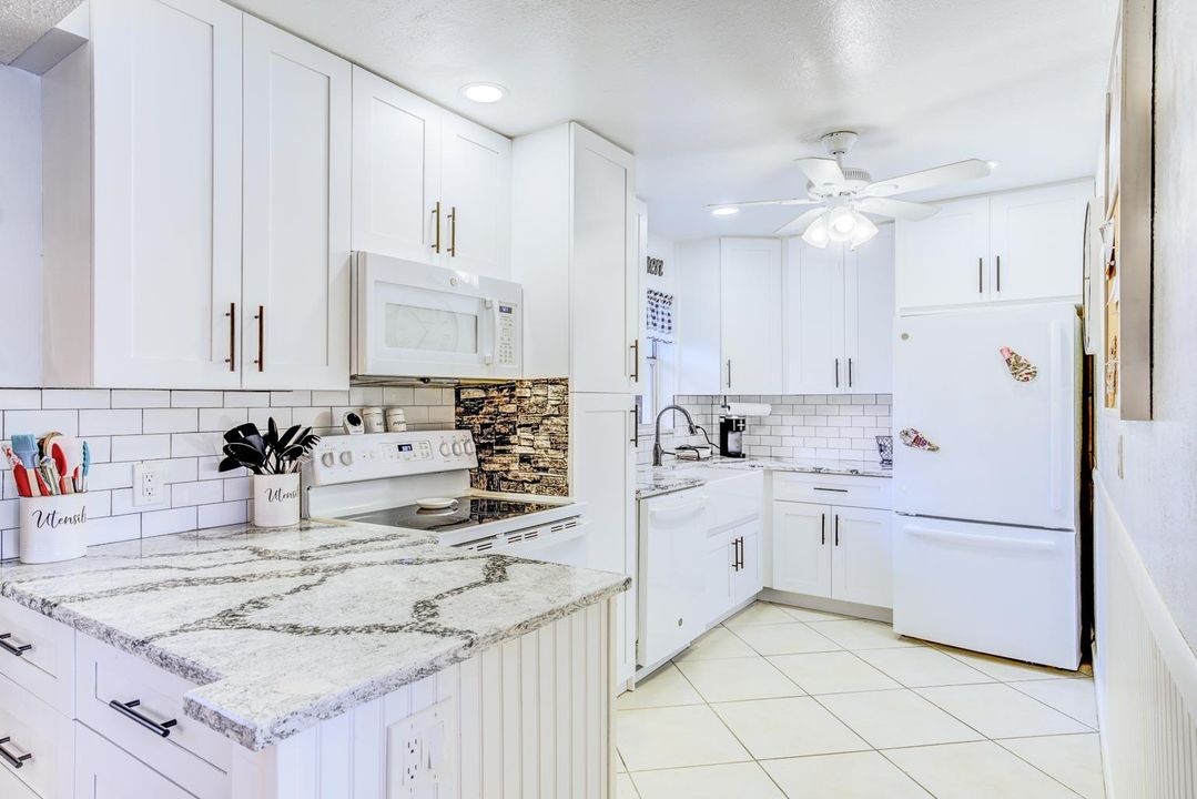 Recently Sold: $190,000 (2 beds, 2 baths, 888 Square Feet)