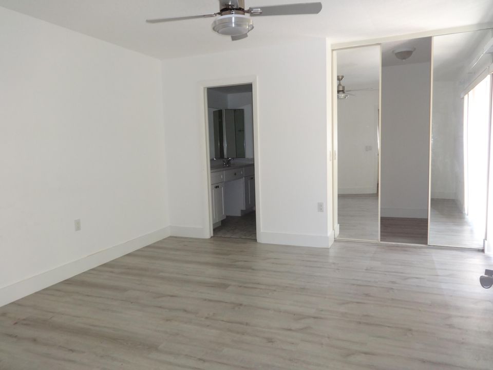 For Rent: $3,000 (2 beds, 2 baths, 1236 Square Feet)