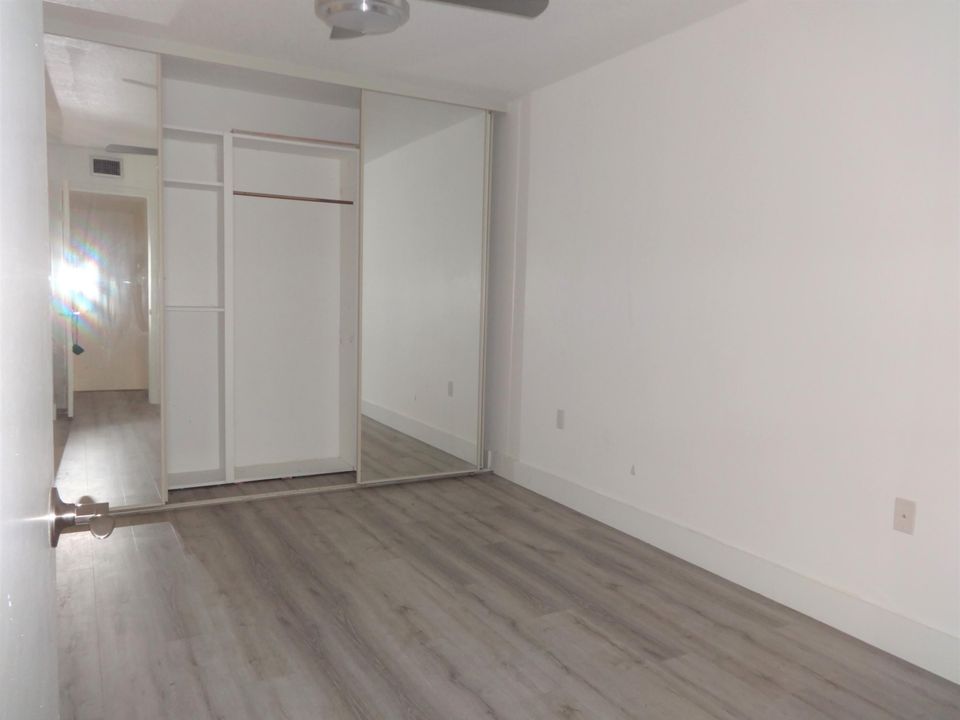 For Rent: $3,000 (2 beds, 2 baths, 1236 Square Feet)