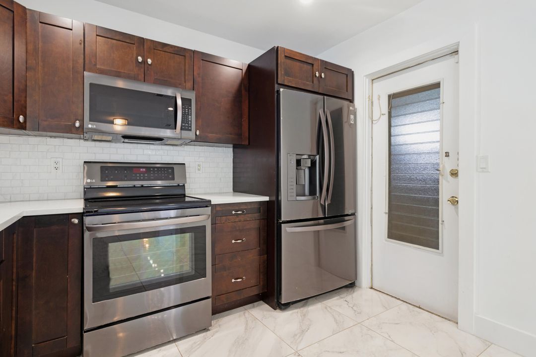 Active With Contract: $5,150 (3 beds, 3 baths, 2066 Square Feet)