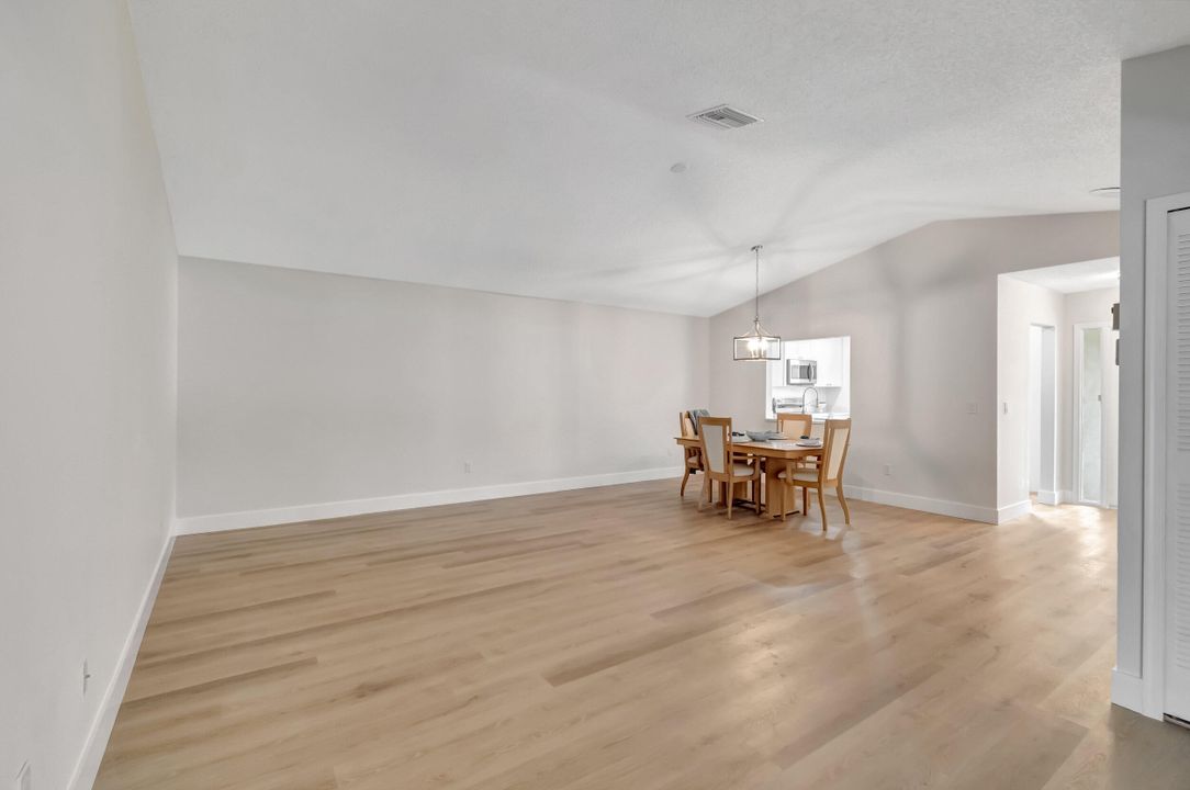 Active With Contract: $349,000 (2 beds, 2 baths, 1603 Square Feet)