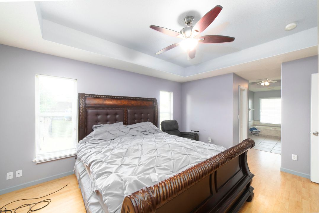 For Sale: $460,000 (4 beds, 2 baths, 2287 Square Feet)