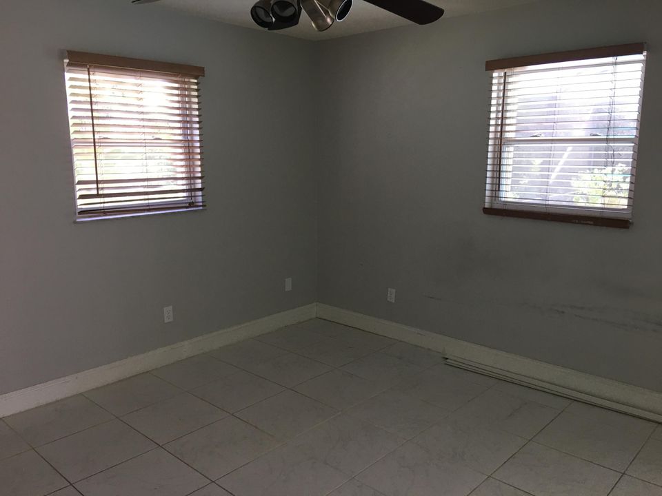 For Rent: $2,850 (3 beds, 2 baths, 1562 Square Feet)