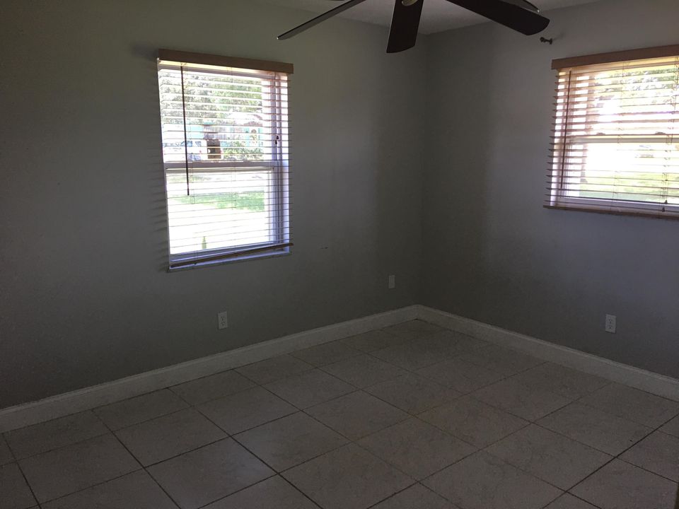 For Rent: $2,850 (3 beds, 2 baths, 1562 Square Feet)