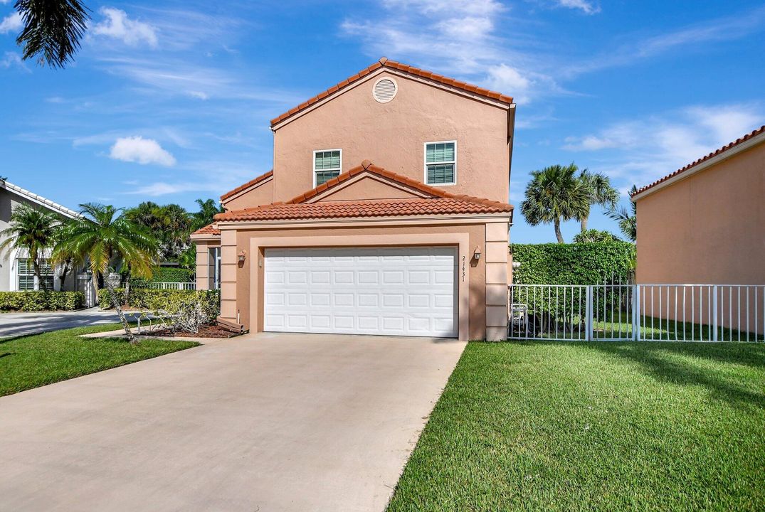 Active With Contract: $575,000 (3 beds, 2 baths, 2087 Square Feet)