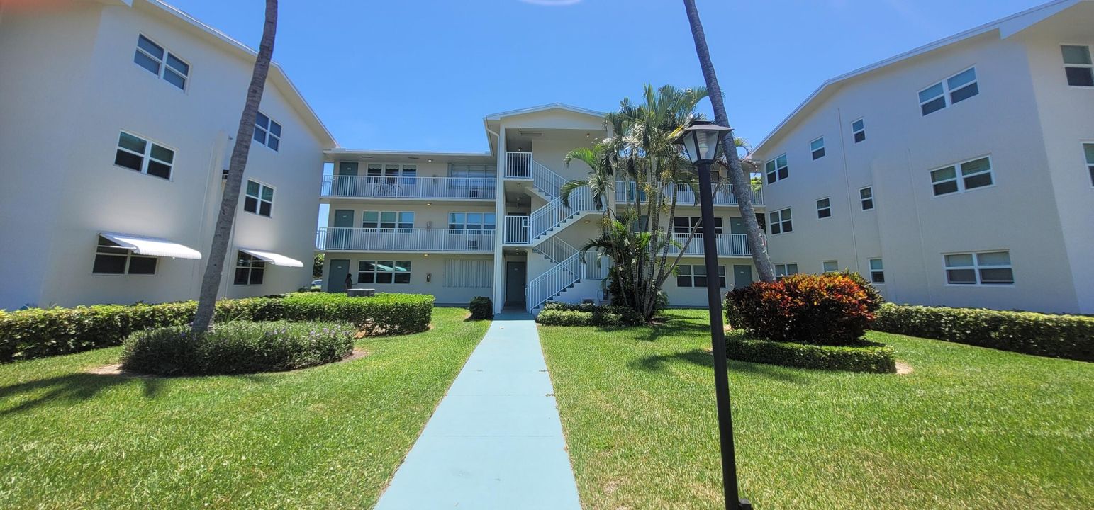 Active With Contract: $149,900 (1 beds, 1 baths, 570 Square Feet)