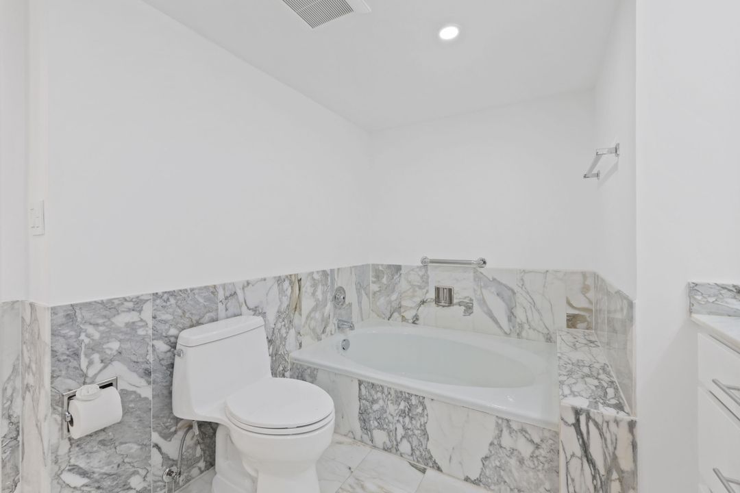 Active With Contract: $9,500 (2 beds, 2 baths, 1915 Square Feet)