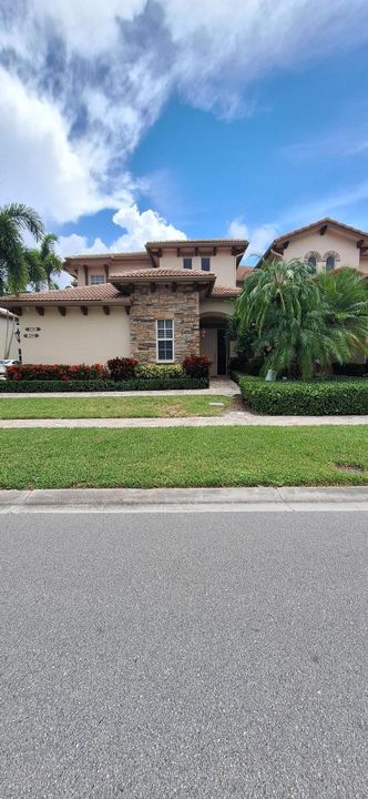 Active With Contract: $16,500 (3 beds, 3 baths, 2793 Square Feet)