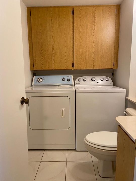 Active With Contract: $2,550 (2 beds, 2 baths, 1236 Square Feet)