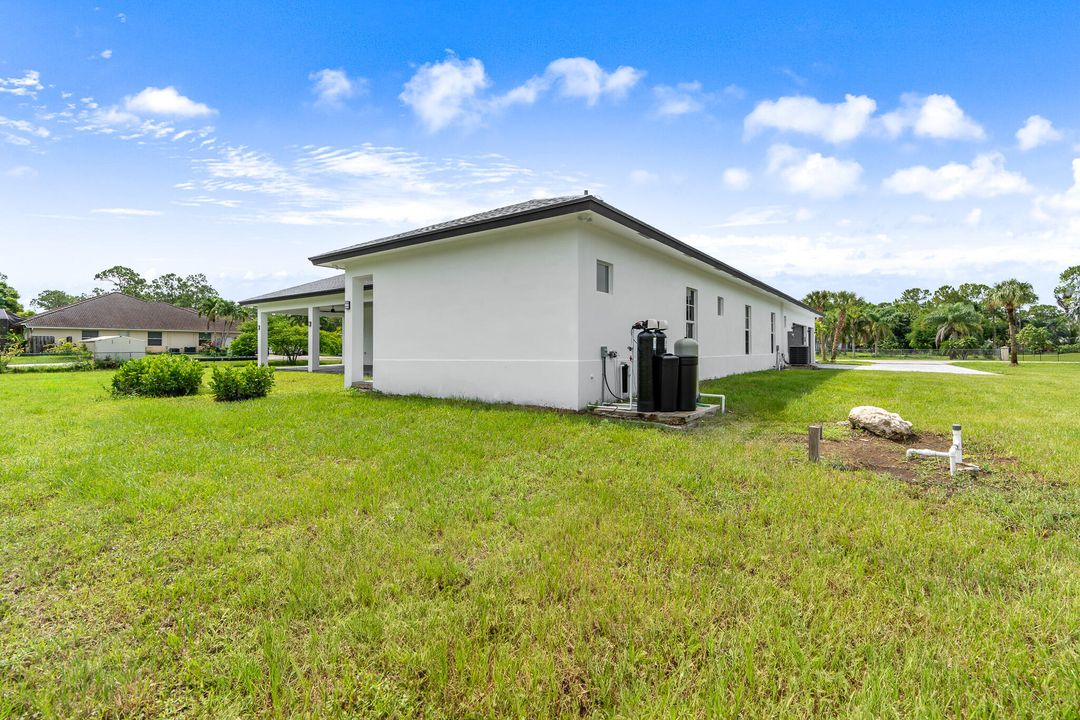 Active With Contract: $999,000 (5 beds, 4 baths, 3126 Square Feet)