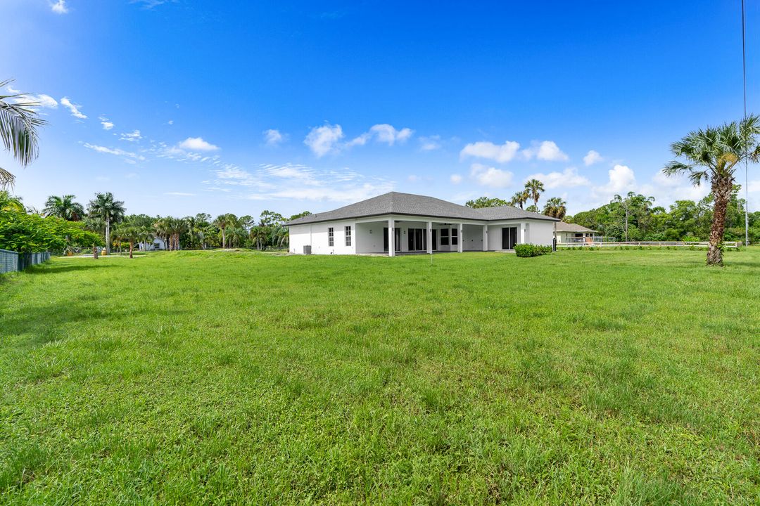 Active With Contract: $999,000 (5 beds, 4 baths, 3126 Square Feet)