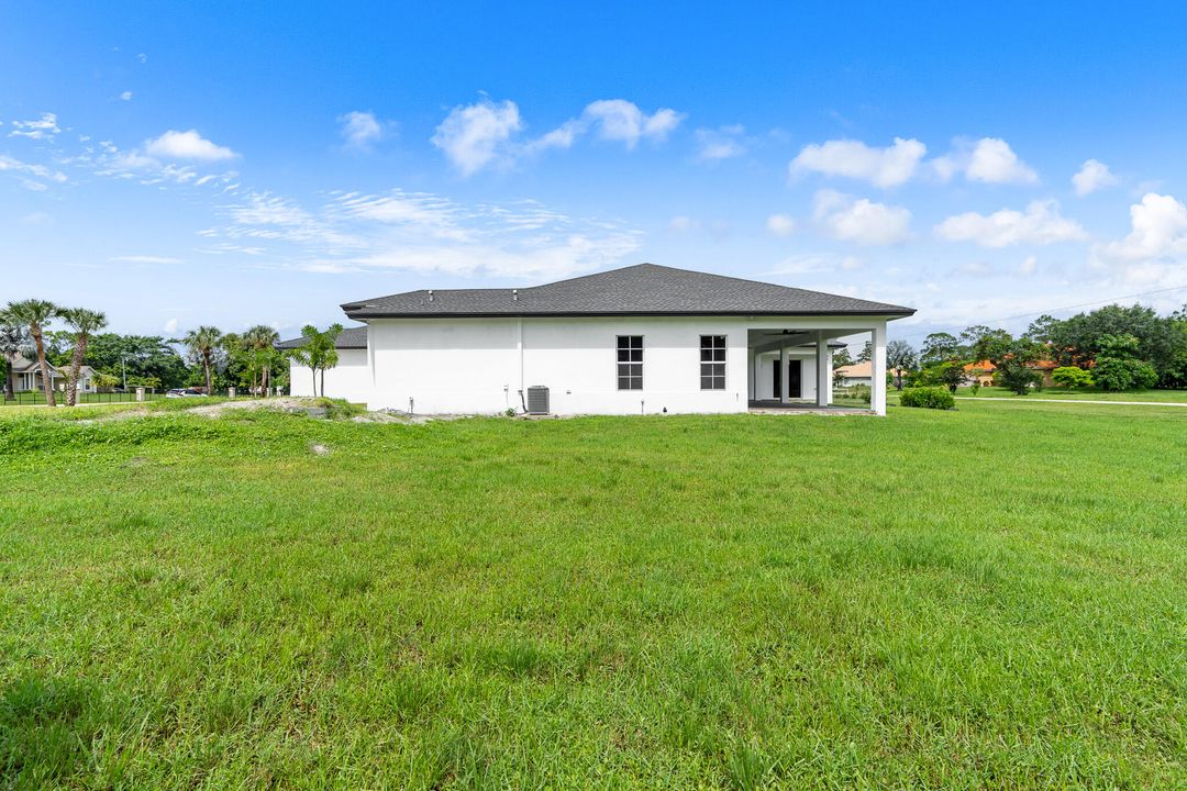 Active With Contract: $999,000 (5 beds, 4 baths, 3126 Square Feet)