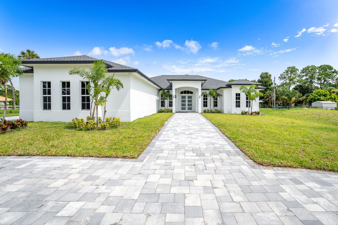 Active With Contract: $999,000 (5 beds, 4 baths, 3126 Square Feet)