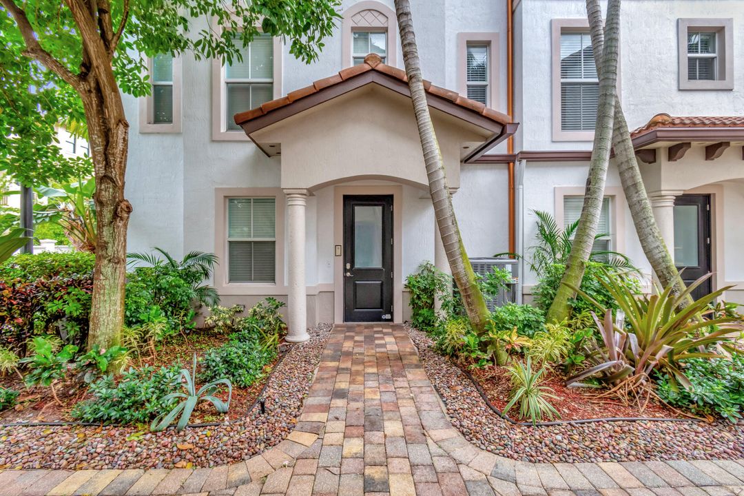 Active With Contract: $5,875 (4 beds, 3 baths, 1826 Square Feet)