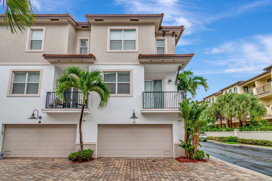 Active With Contract: $5,875 (4 beds, 3 baths, 1826 Square Feet)