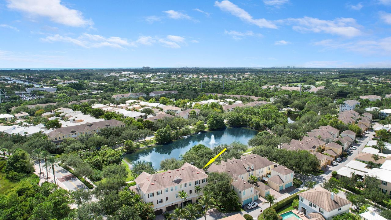 Active With Contract: $570,000 (3 beds, 2 baths, 2220 Square Feet)