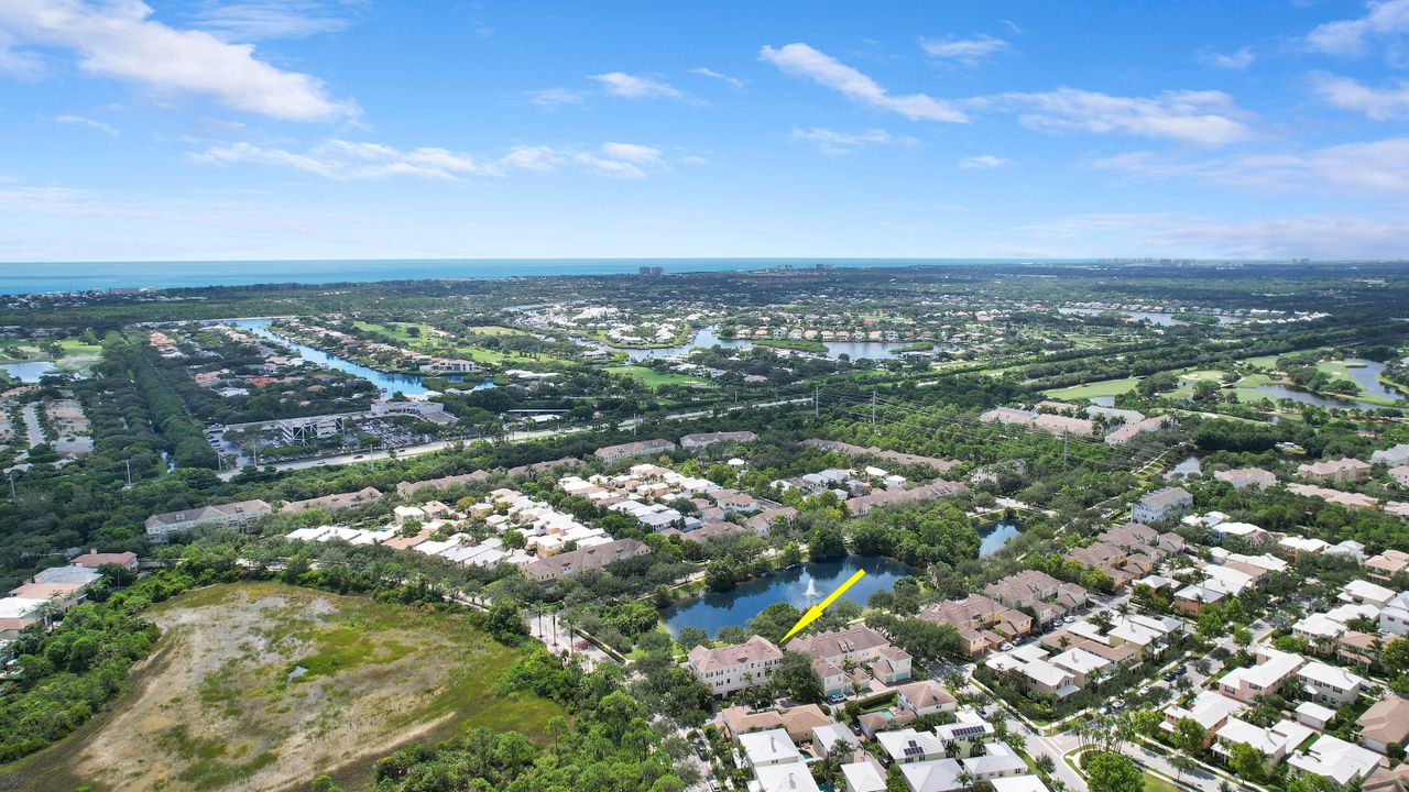 Active With Contract: $570,000 (3 beds, 2 baths, 2220 Square Feet)