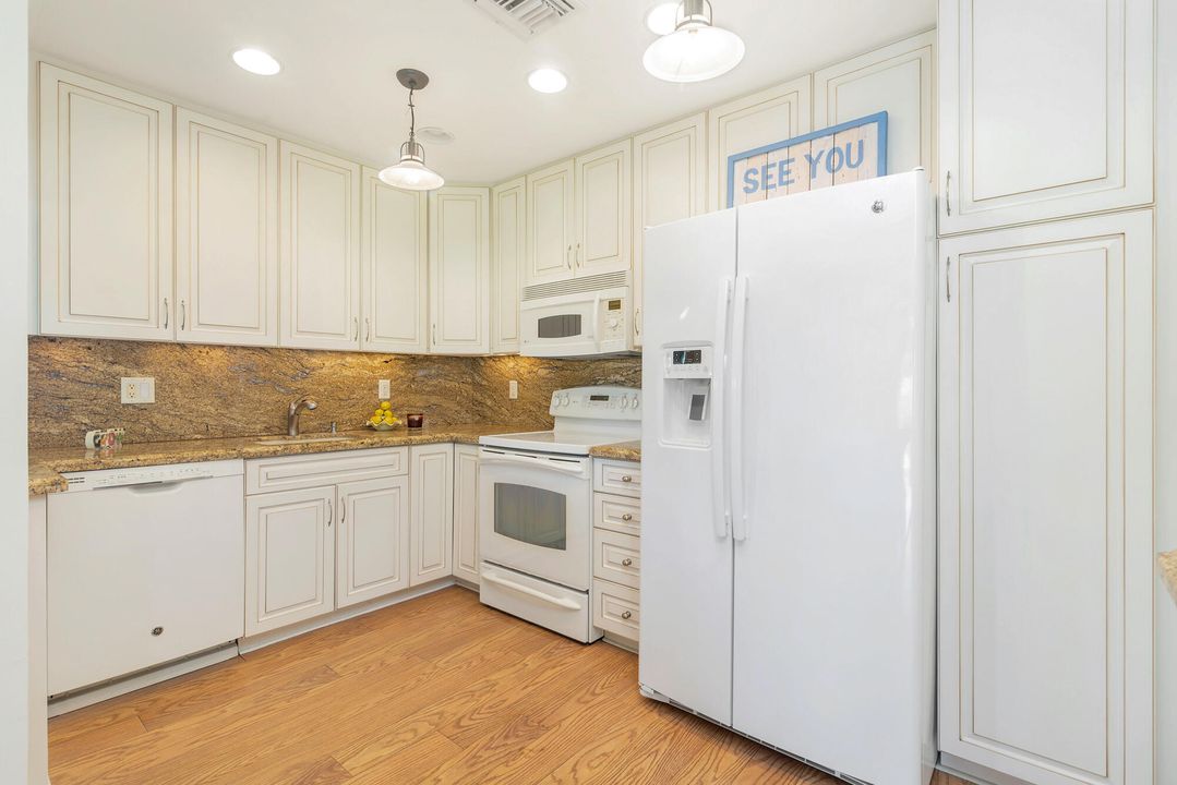 For Sale: $669,000 (2 beds, 2 baths, 1750 Square Feet)