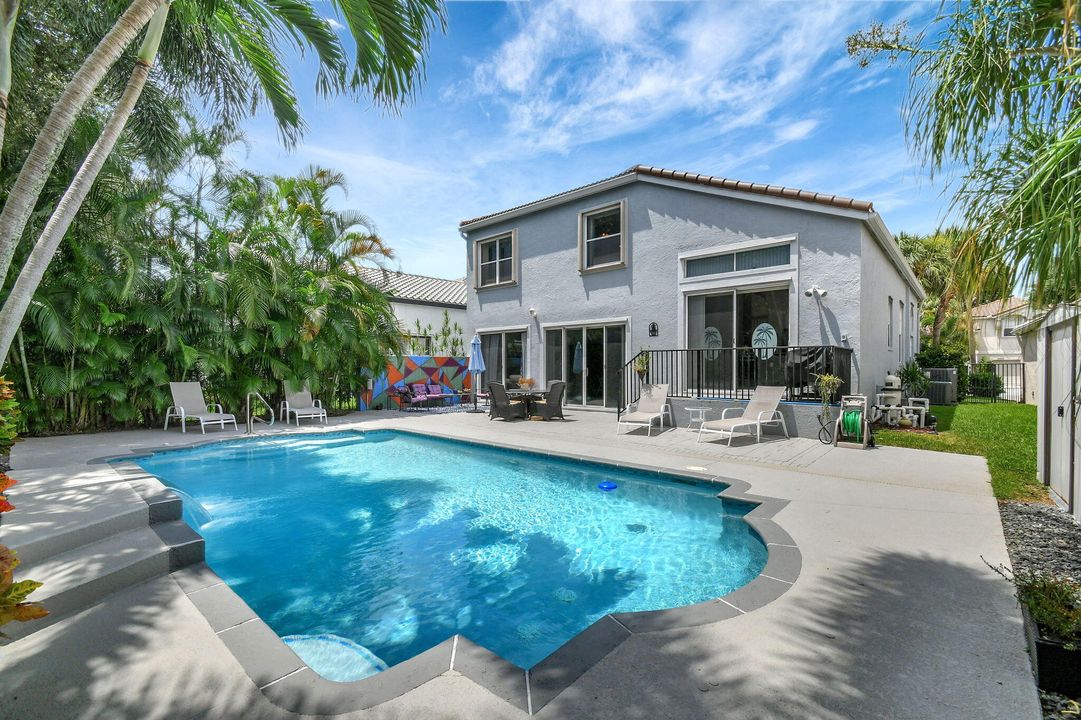 Active With Contract: $650,000 (4 beds, 3 baths, 2714 Square Feet)