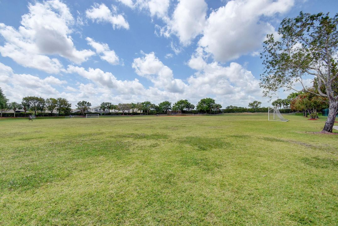 Active With Contract: $650,000 (4 beds, 3 baths, 2714 Square Feet)