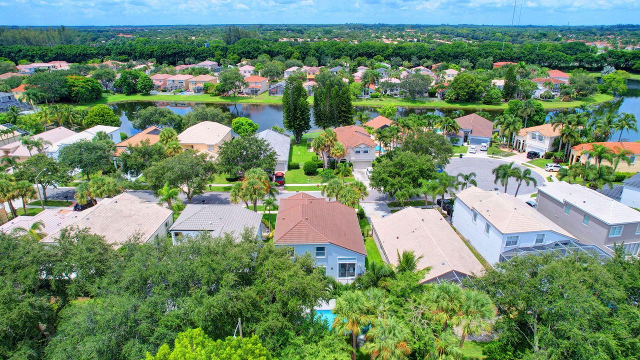 Active With Contract: $650,000 (4 beds, 3 baths, 2714 Square Feet)