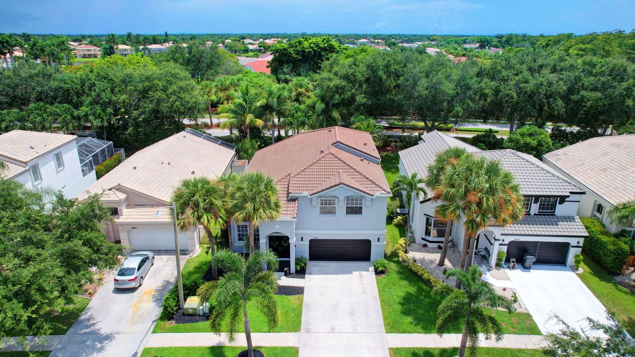 Active With Contract: $650,000 (4 beds, 3 baths, 2714 Square Feet)