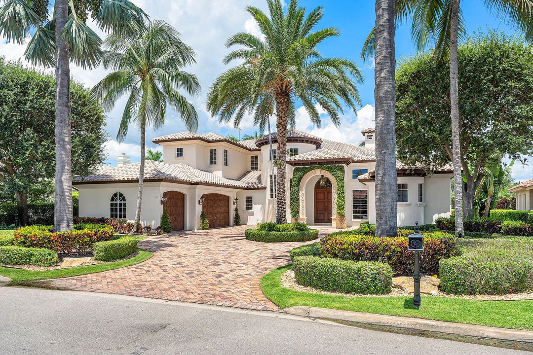 For Sale: $6,850,000 (5 beds, 5 baths, 6279 Square Feet)