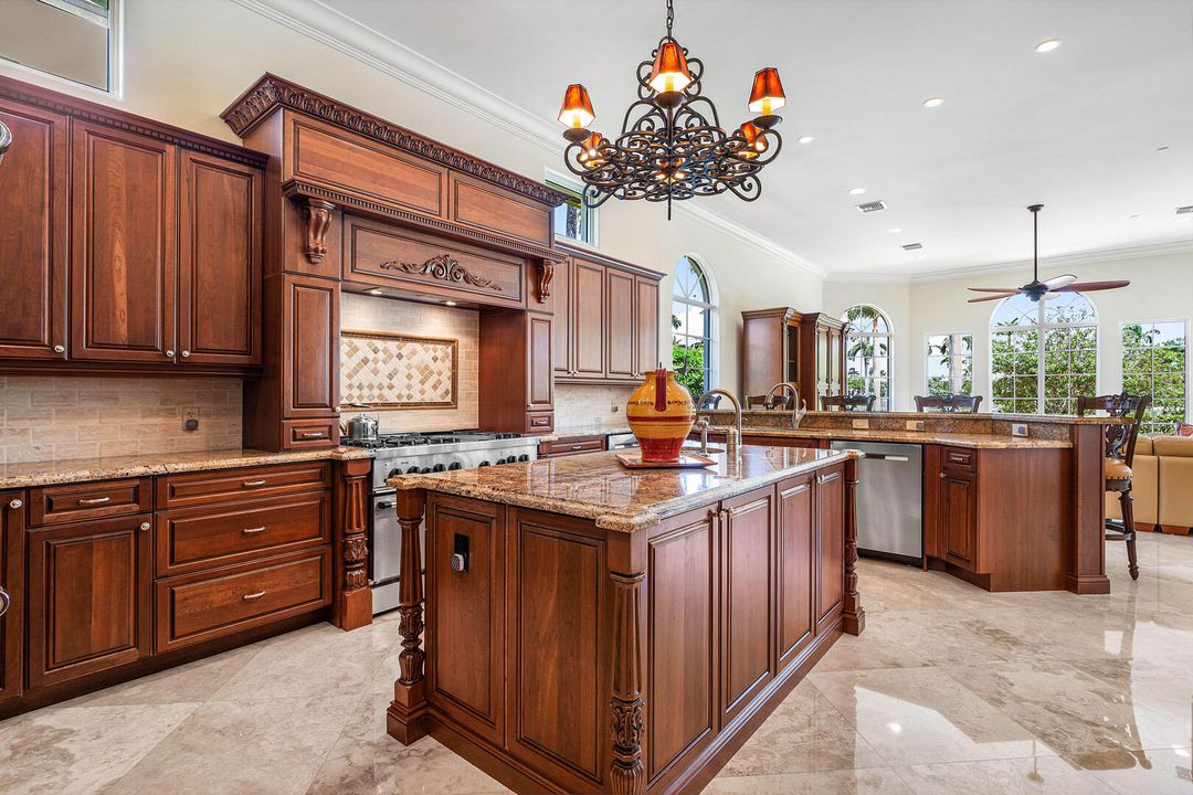 For Sale: $6,850,000 (5 beds, 5 baths, 6279 Square Feet)