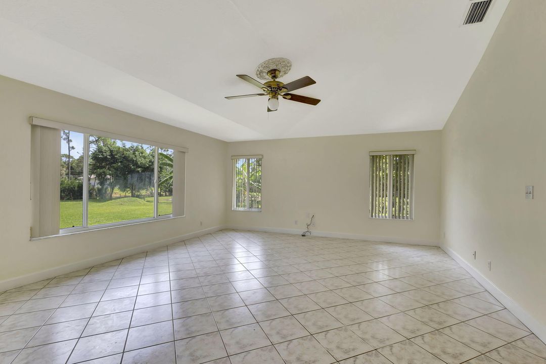 Active With Contract: $3,800 (3 beds, 2 baths, 2652 Square Feet)