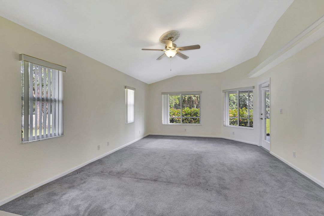 Active With Contract: $3,800 (3 beds, 2 baths, 2652 Square Feet)