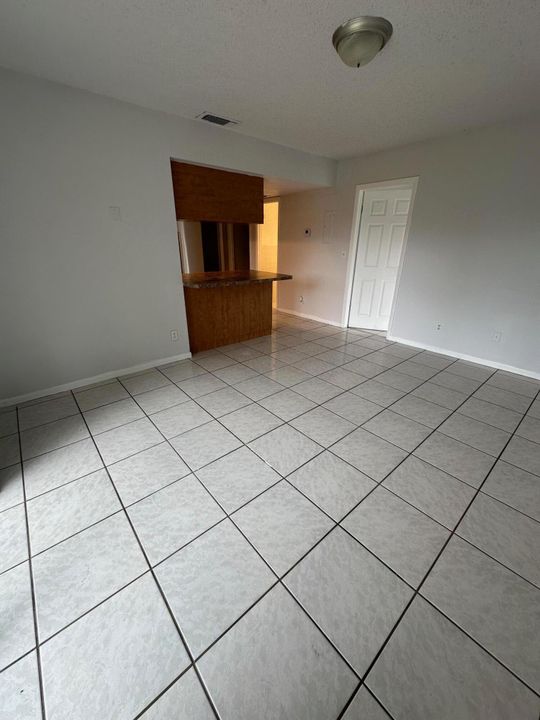 Active With Contract: $2,500 (3 beds, 2 baths, 1100 Square Feet)