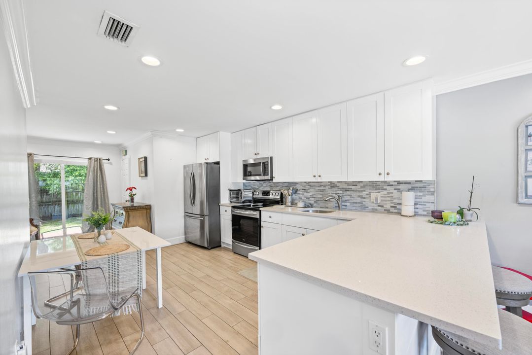 Active With Contract: $383,000 (3 beds, 2 baths, 1036 Square Feet)