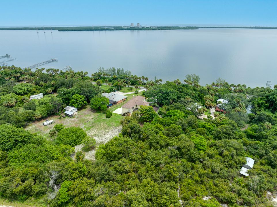 For Sale: $1,150,000 (3 beds, 2 baths, 3293 Square Feet)