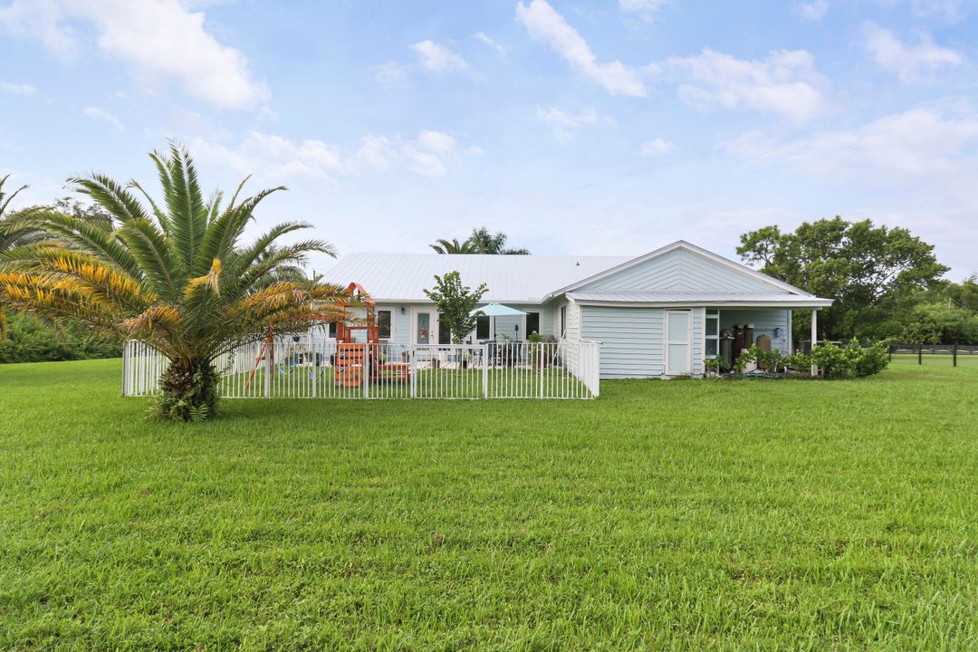 For Sale: $799,000 (4 beds, 2 baths, 2388 Square Feet)