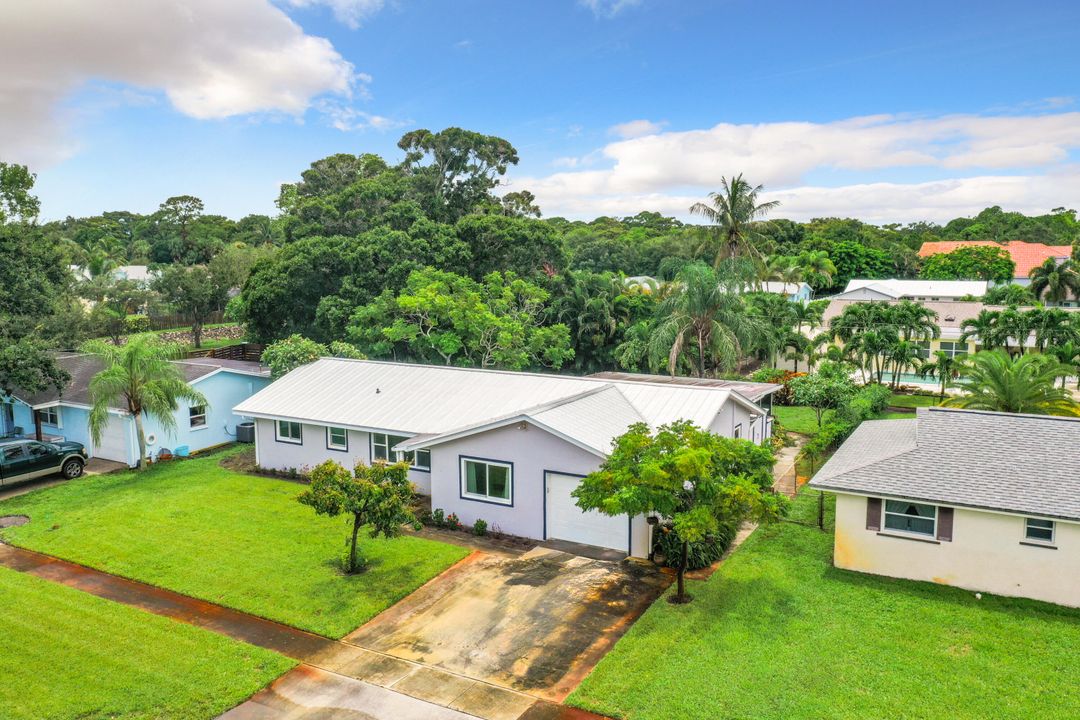 Active With Contract: $595,000 (4 beds, 2 baths, 1804 Square Feet)