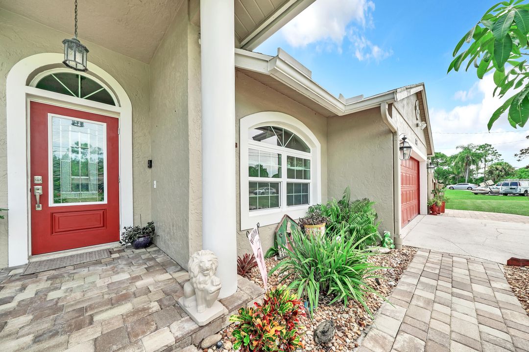 For Sale: $685,000 (3 beds, 2 baths, 1926 Square Feet)