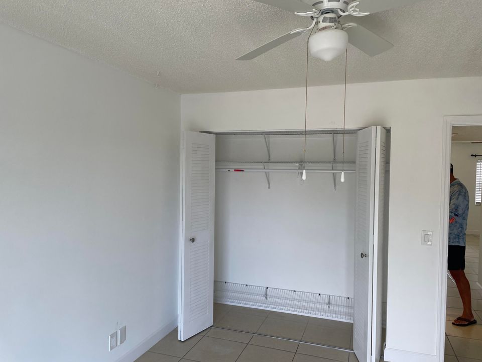 Active With Contract: $169,900 (2 beds, 1 baths, 825 Square Feet)