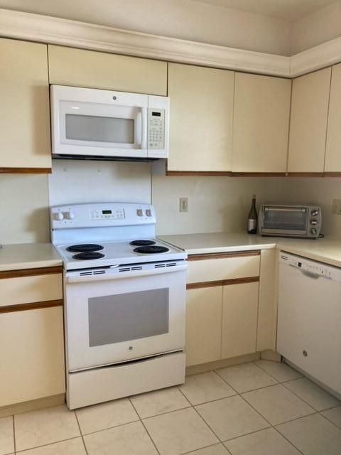 For Rent: $2,900 (2 beds, 2 baths, 1520 Square Feet)