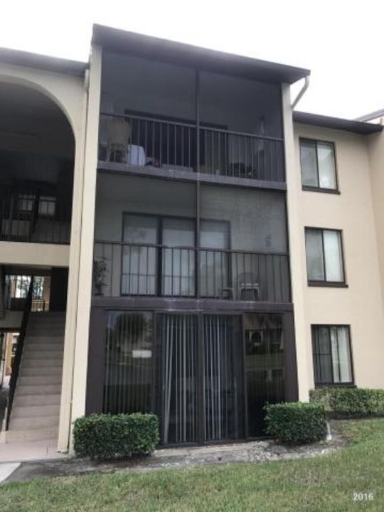 Active With Contract: $165,000 (0 beds, 1 baths, 561 Square Feet)